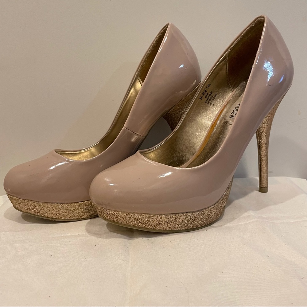 Glossy Nude Pink Platform Pumps with Gold Glitter Heel